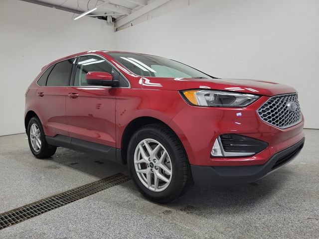 Certified 2023 Ford Edge SEL w/ Convenience Package AWD/4WD image 2