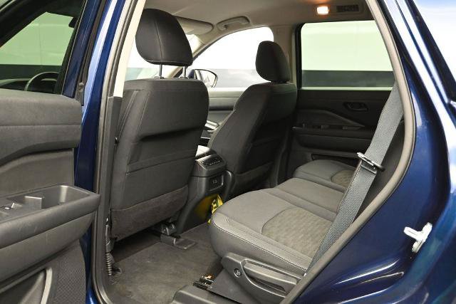 Used 2025 Nissan Pathfinder SV AWD/4WD image 15