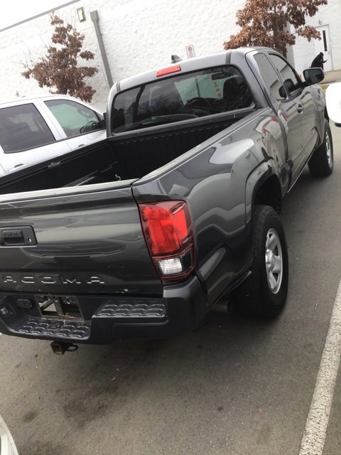Used 2022 Toyota Tacoma SR image 3