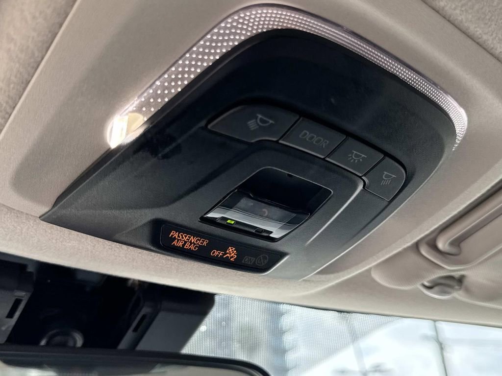 Used 2023 Toyota Corolla LE image 28