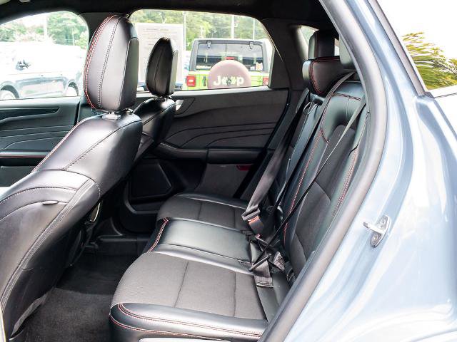 Certified 2024 Ford Escape ST-Line AWD/4WD image 17