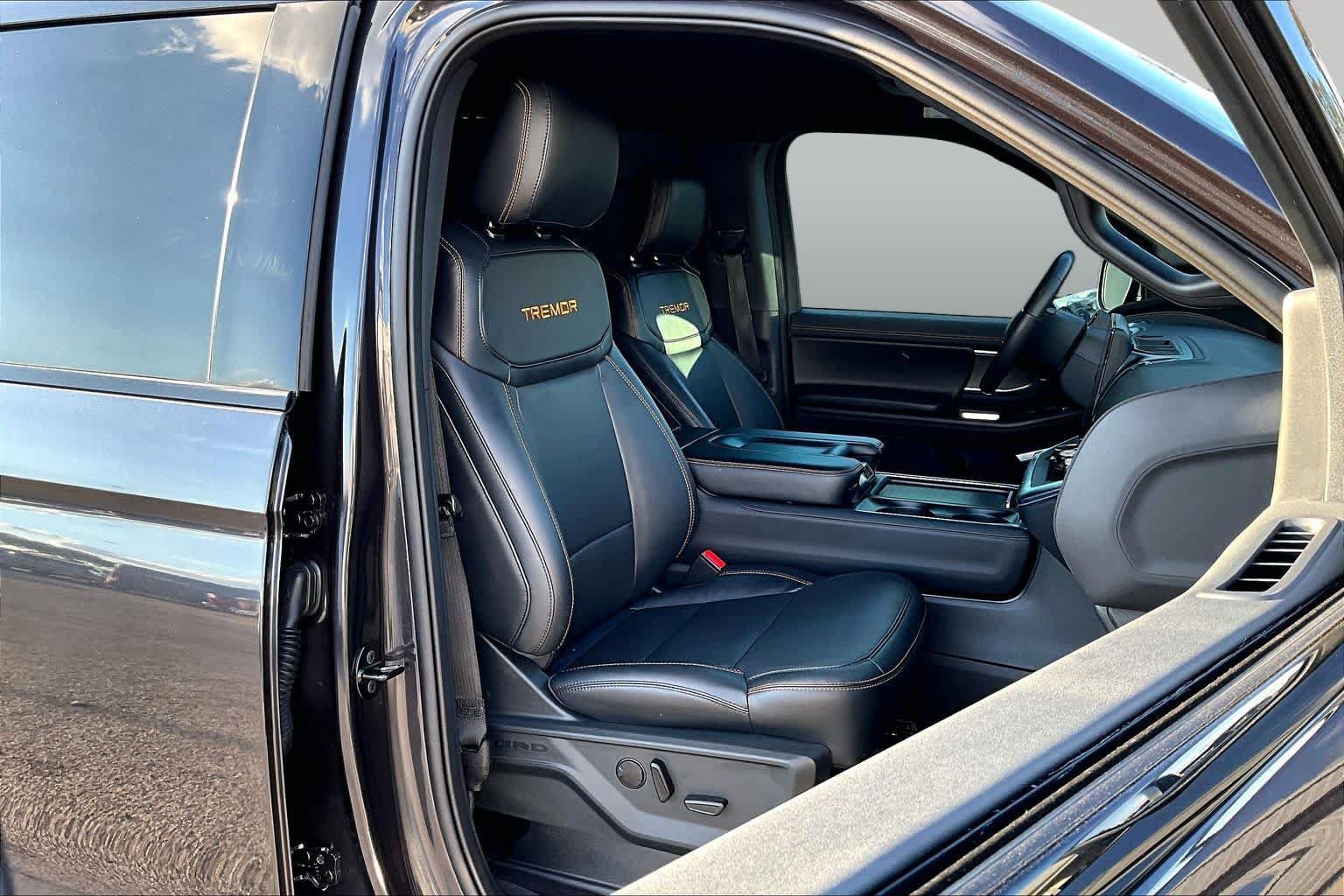 Certified 2025 Ford Expedition Tremor AWD/4WD image 11