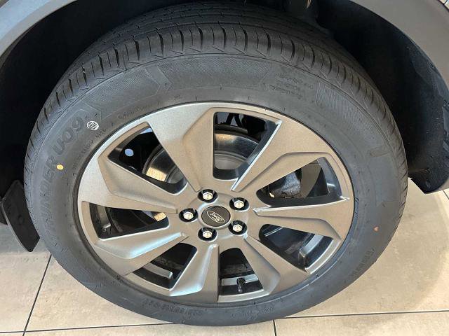 Certified 2024 Ford Escape Platinum AWD/4WD image 31