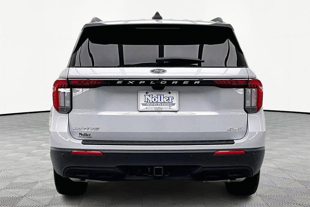 Certified 2025 Ford Explorer Active image 4