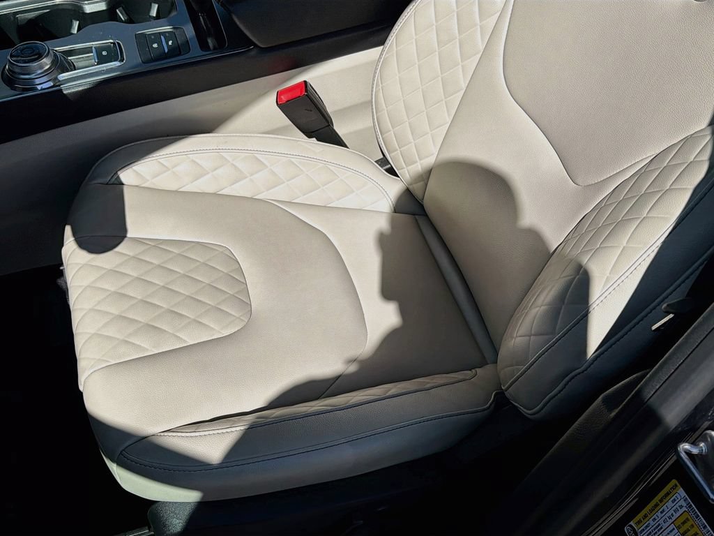 Certified 2024 Ford Edge Titanium AWD/4WD image 21