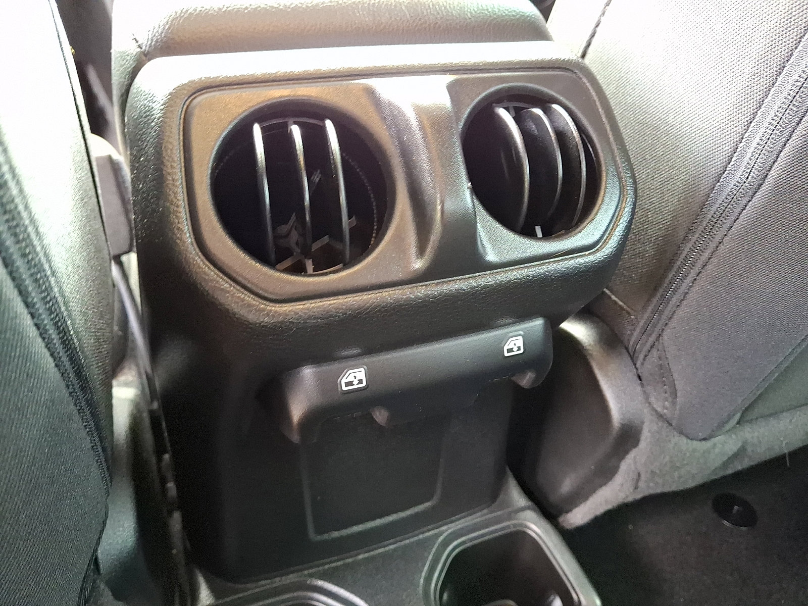 Used 2023 Jeep Gladiator Sport AWD/4WD image 11