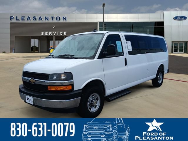 Used 2025 Chevrolet Express 3500 LT w/ LT Preferred Equipment Group RWD image 1