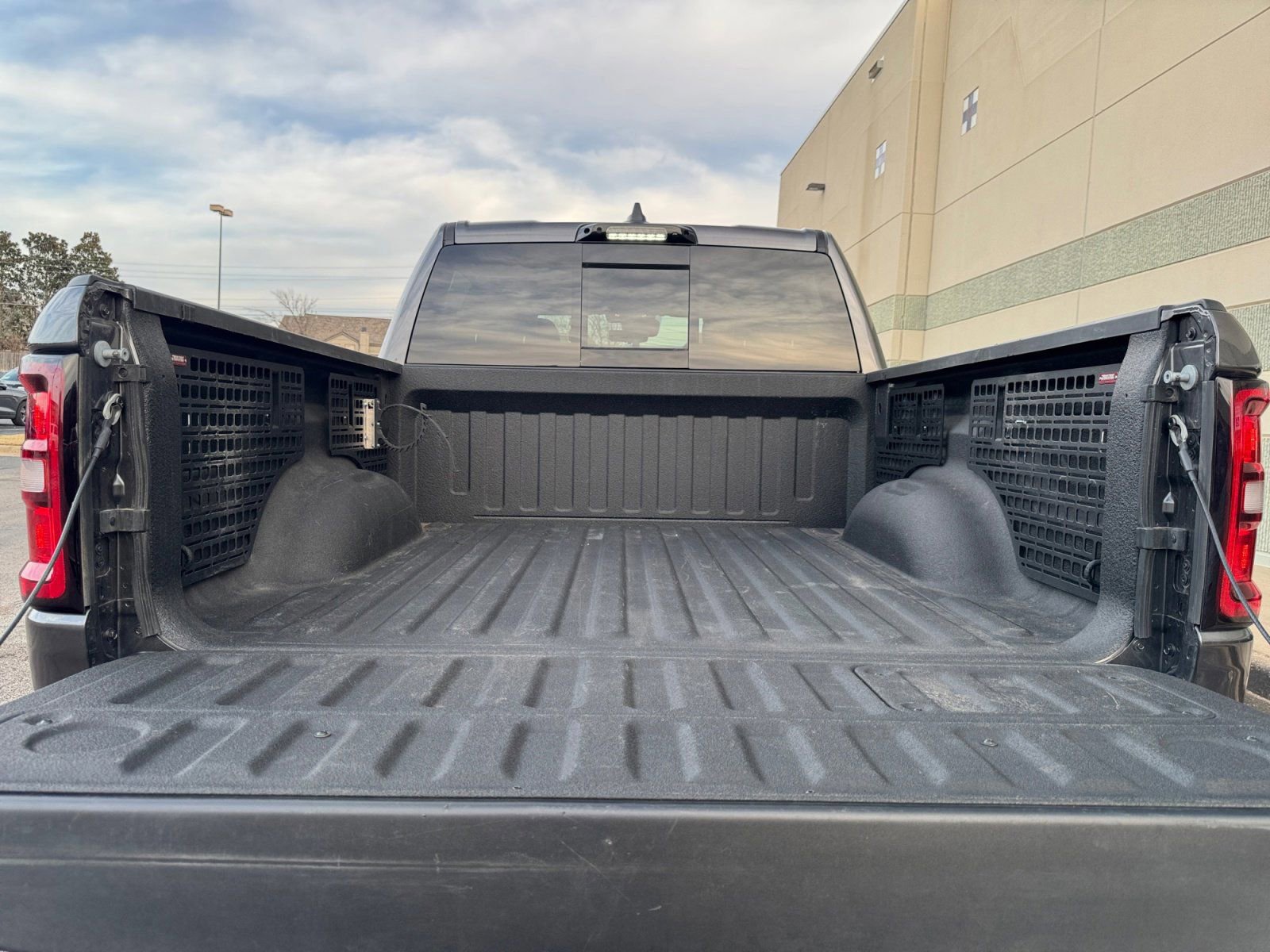 Used 2025 RAM 1500 Laramie w/ Night Edition image 18