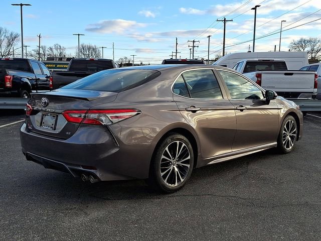 Used 2018 Toyota Camry SE image 4
