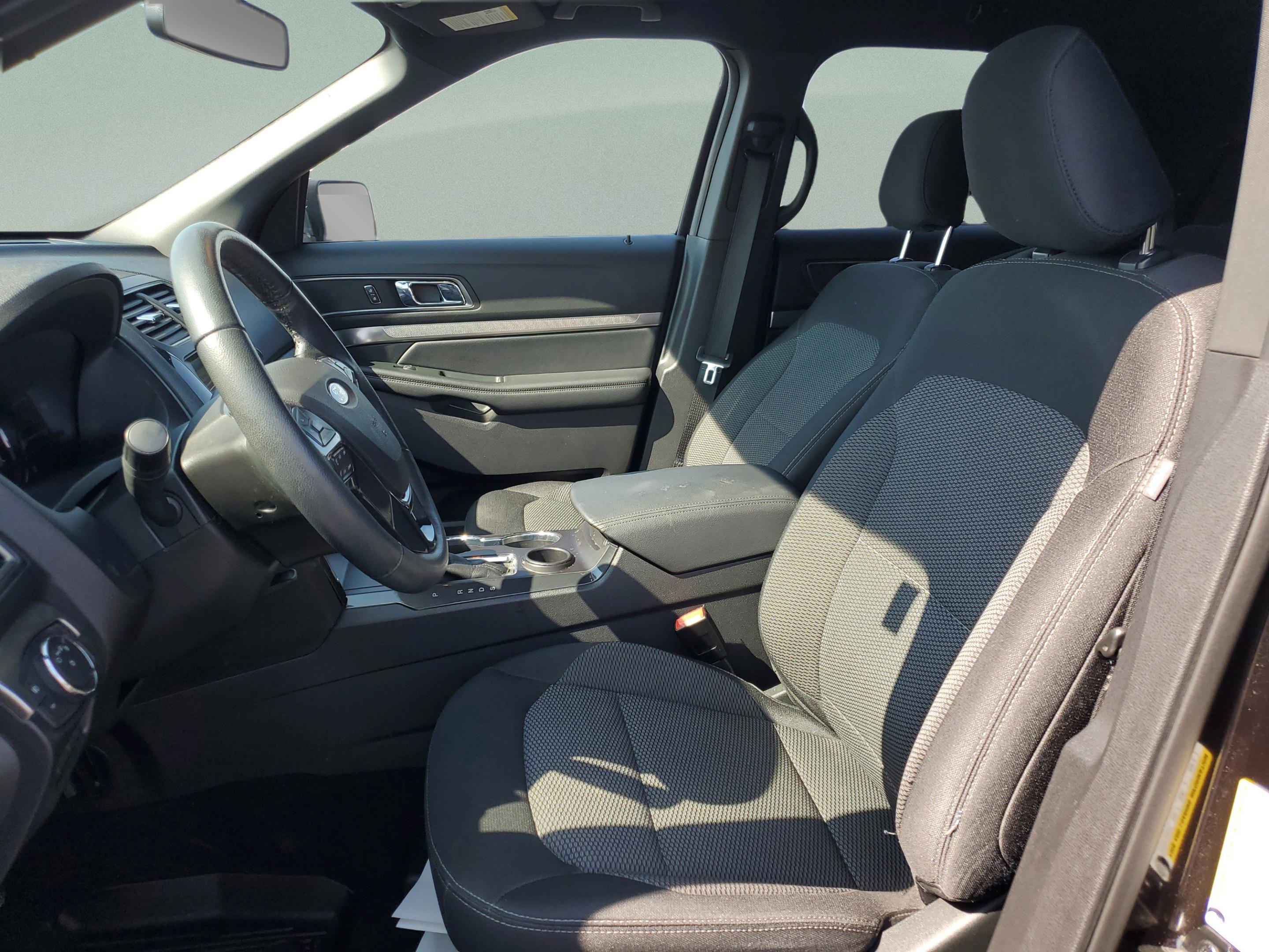 Certified 2019 Ford Explorer XLT w/ Equipment Group 201A FWD image 16