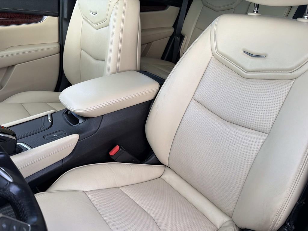 Used 2019 Cadillac XT5 Luxury image 20