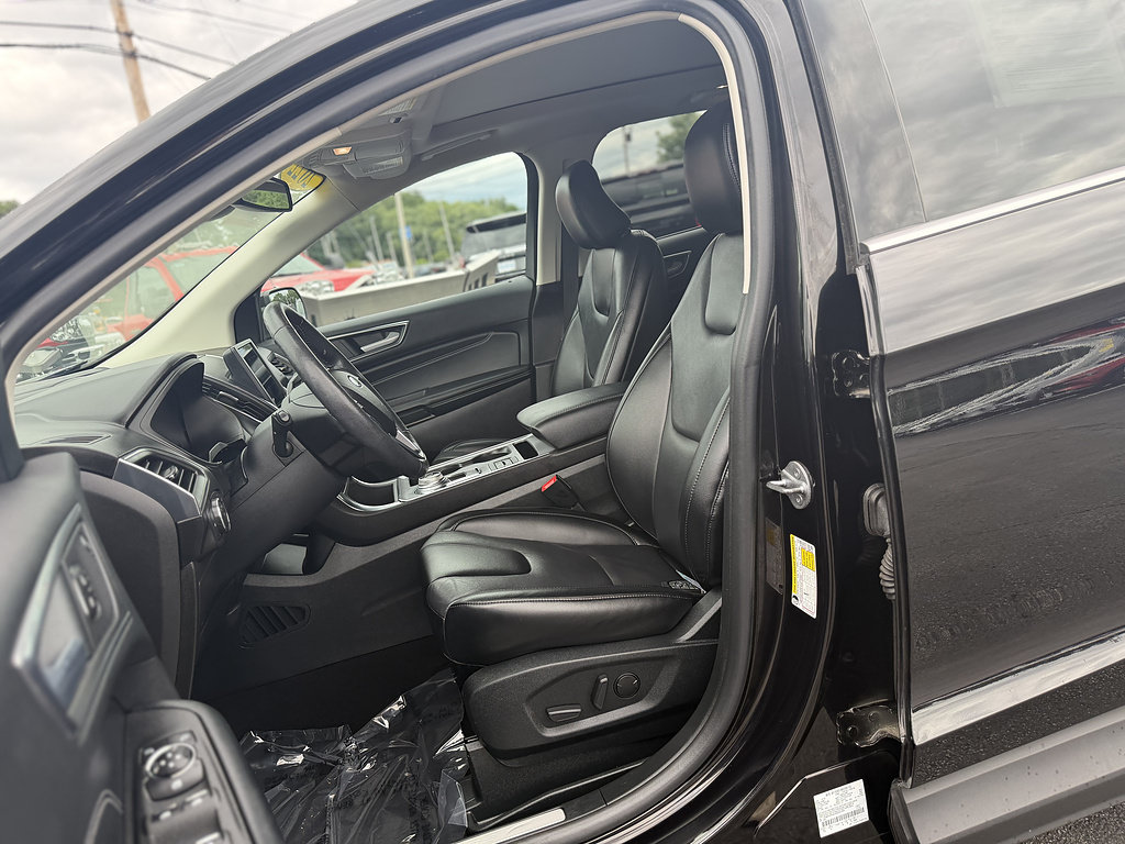 Certified 2022 Ford Edge Titanium AWD/4WD image 13