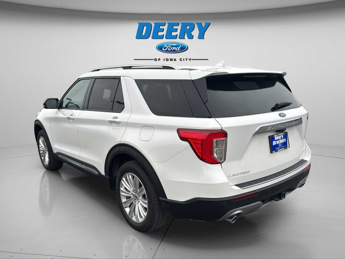 Certified 2022 Ford Explorer Limited w/ Equipment Group 301A image 6