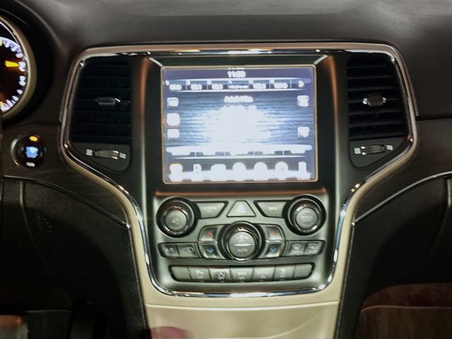 Used 2017 Jeep Grand Cherokee Limited image 14