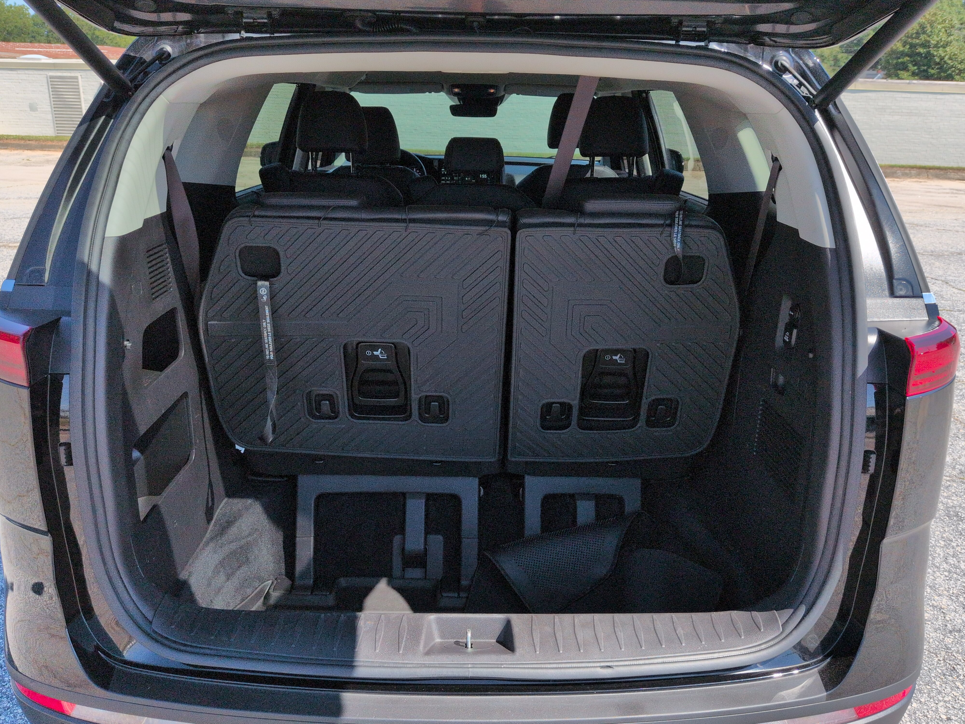 Used 2022 Kia Carnival SX FWD image 11