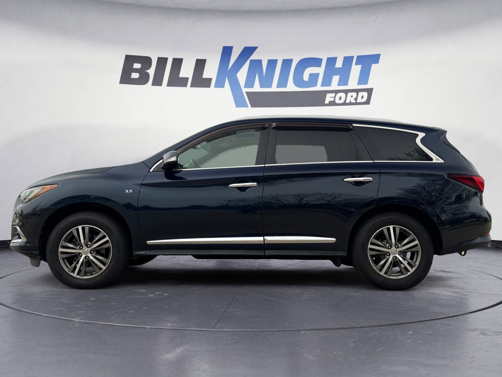 Used 2020 INFINITI QX60 Luxe w/ Essential Package image 2