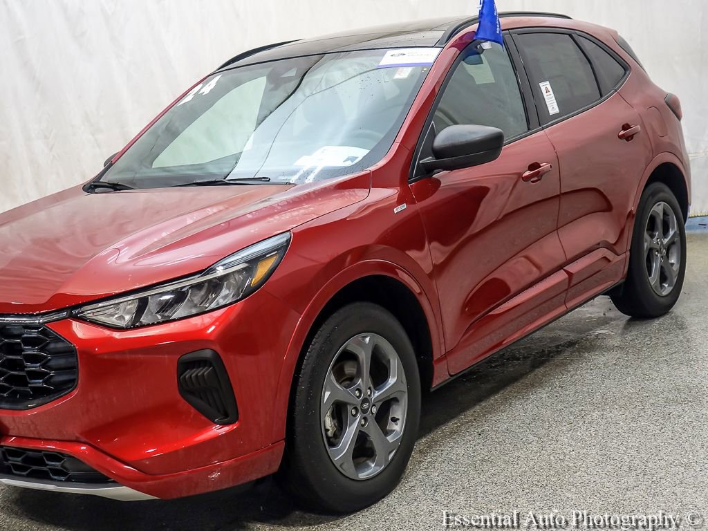 Certified 2024 Ford Escape ST-Line w/ Tech Pack #1 AWD/4WD image 5