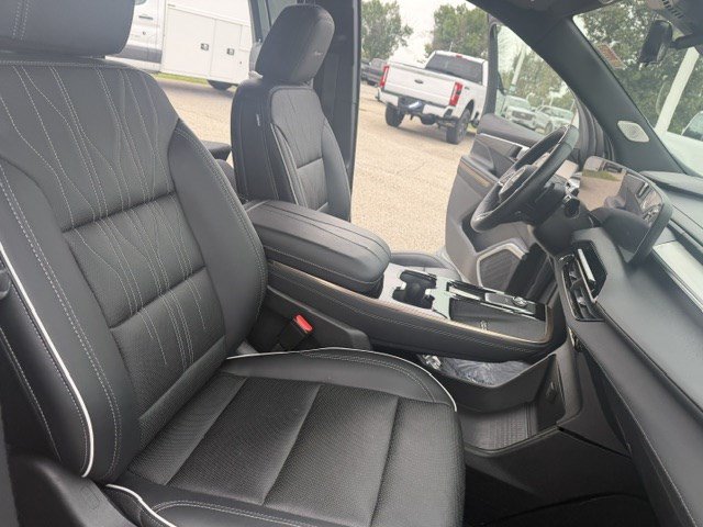 Used 2025 Buick Enclave Avenir w/ Super Cruise Package AWD/4WD image 42