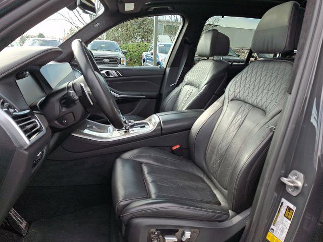 Used 2021 BMW X5 M50i w/ Executive Package image 13