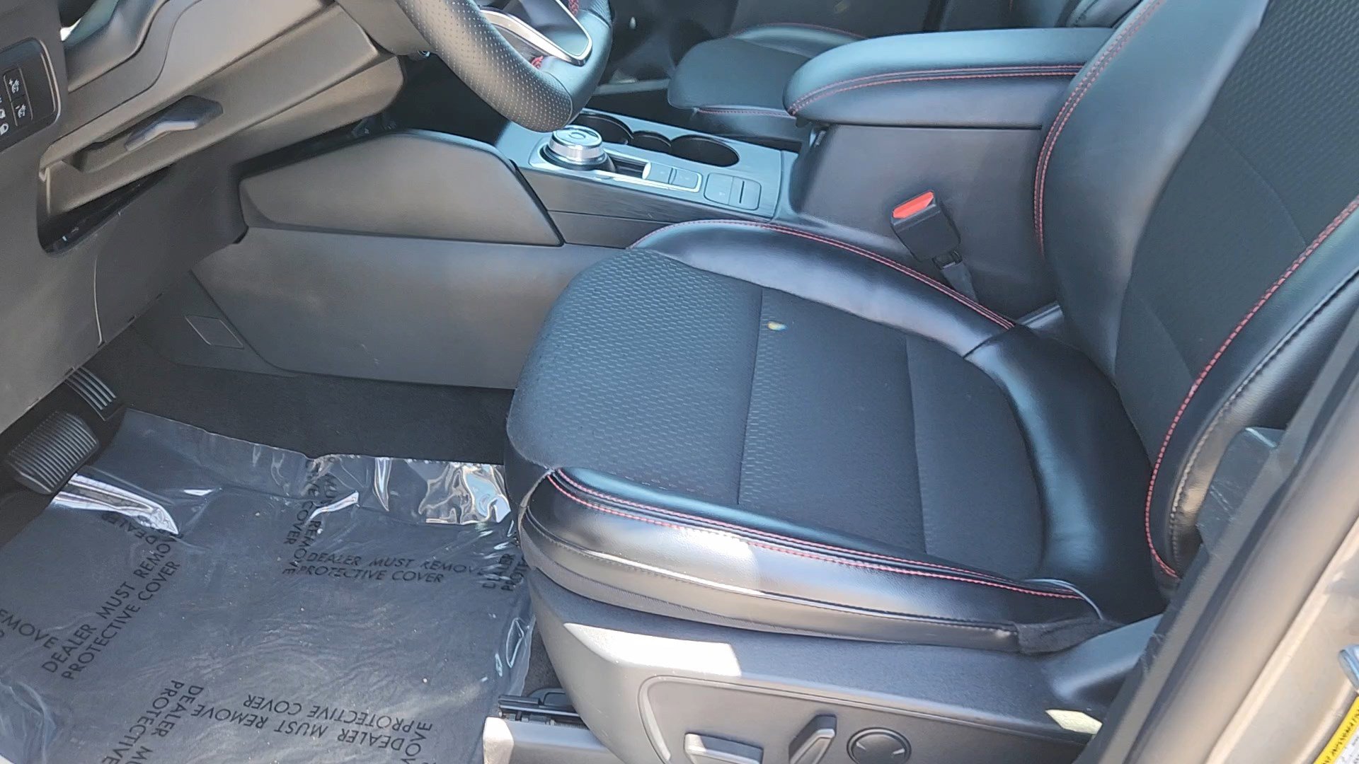 Certified 2025 Ford Escape ST-Line AWD/4WD image 28