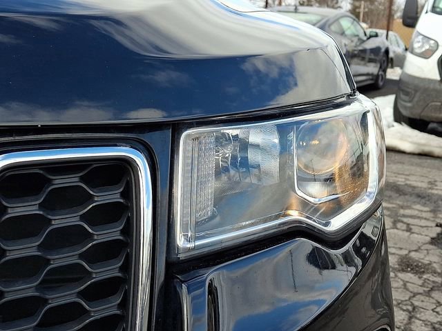 Used 2019 Jeep Grand Cherokee Laredo w/ Laredo X Package image 9