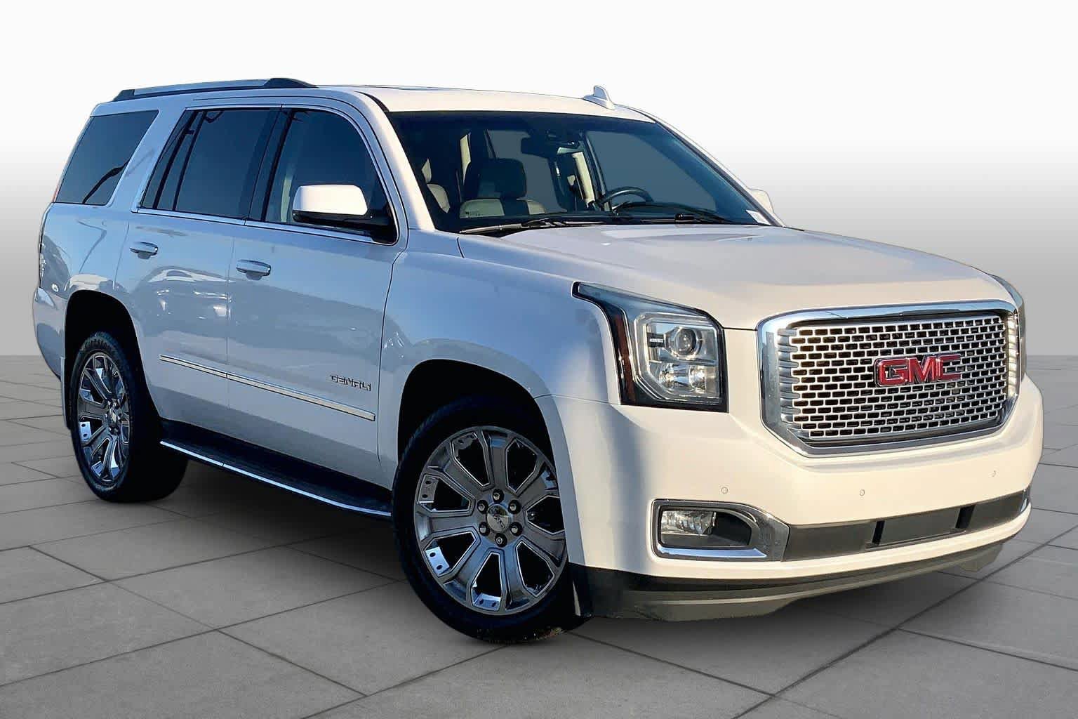 Used 2017 GMC Yukon Denali w/ Open Road Package AWD/4WD image 3