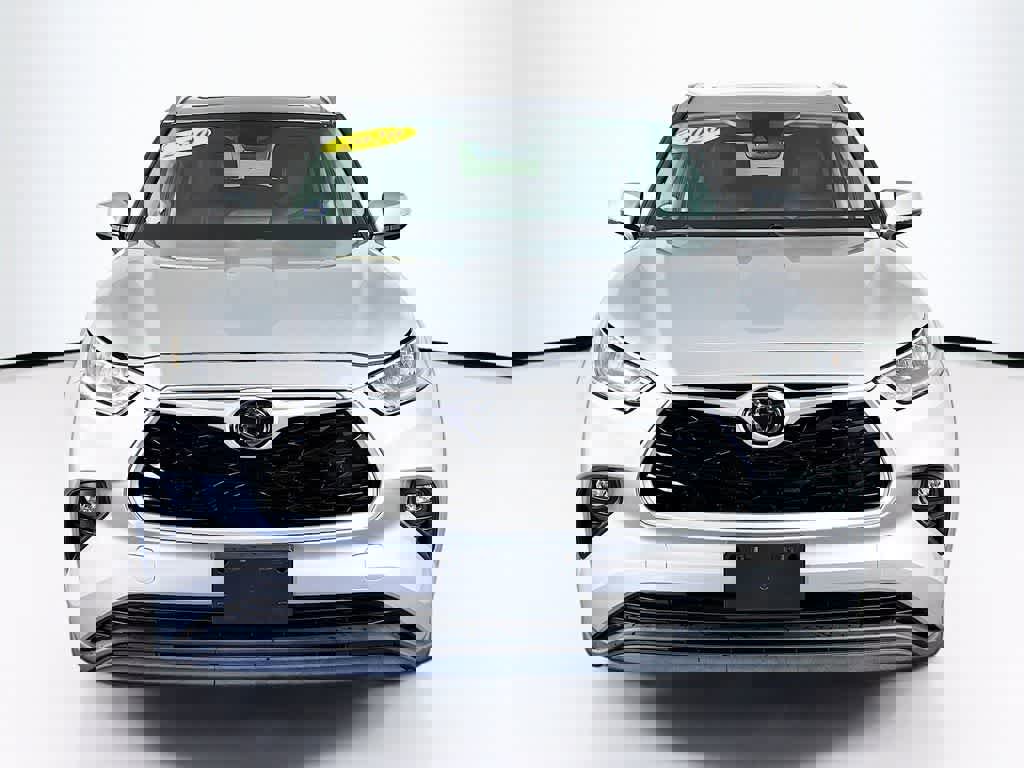 Used 2020 Toyota Highlander XLE image 6