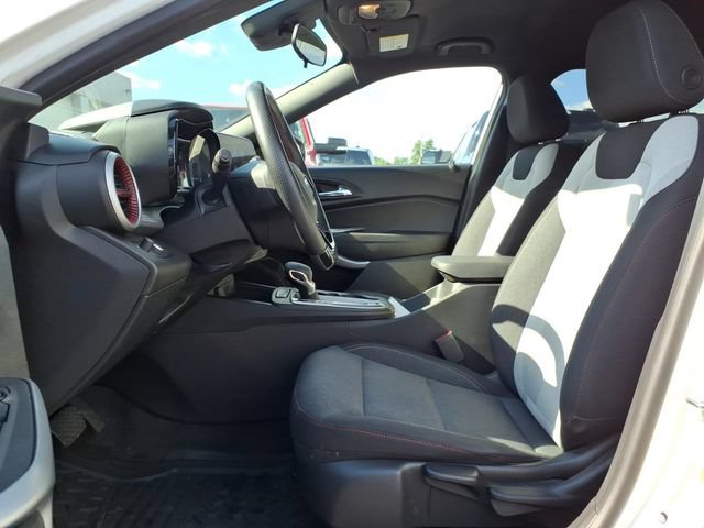 Used 2024 Chevrolet Trax RS FWD image 16
