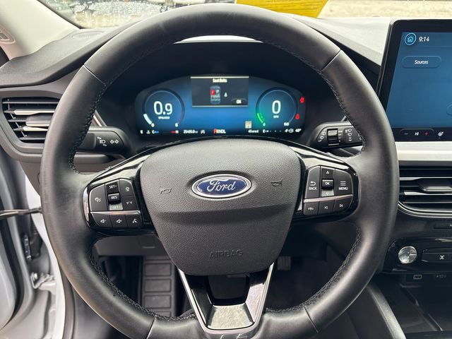 Certified 2025 Ford Escape Platinum AWD/4WD image 22