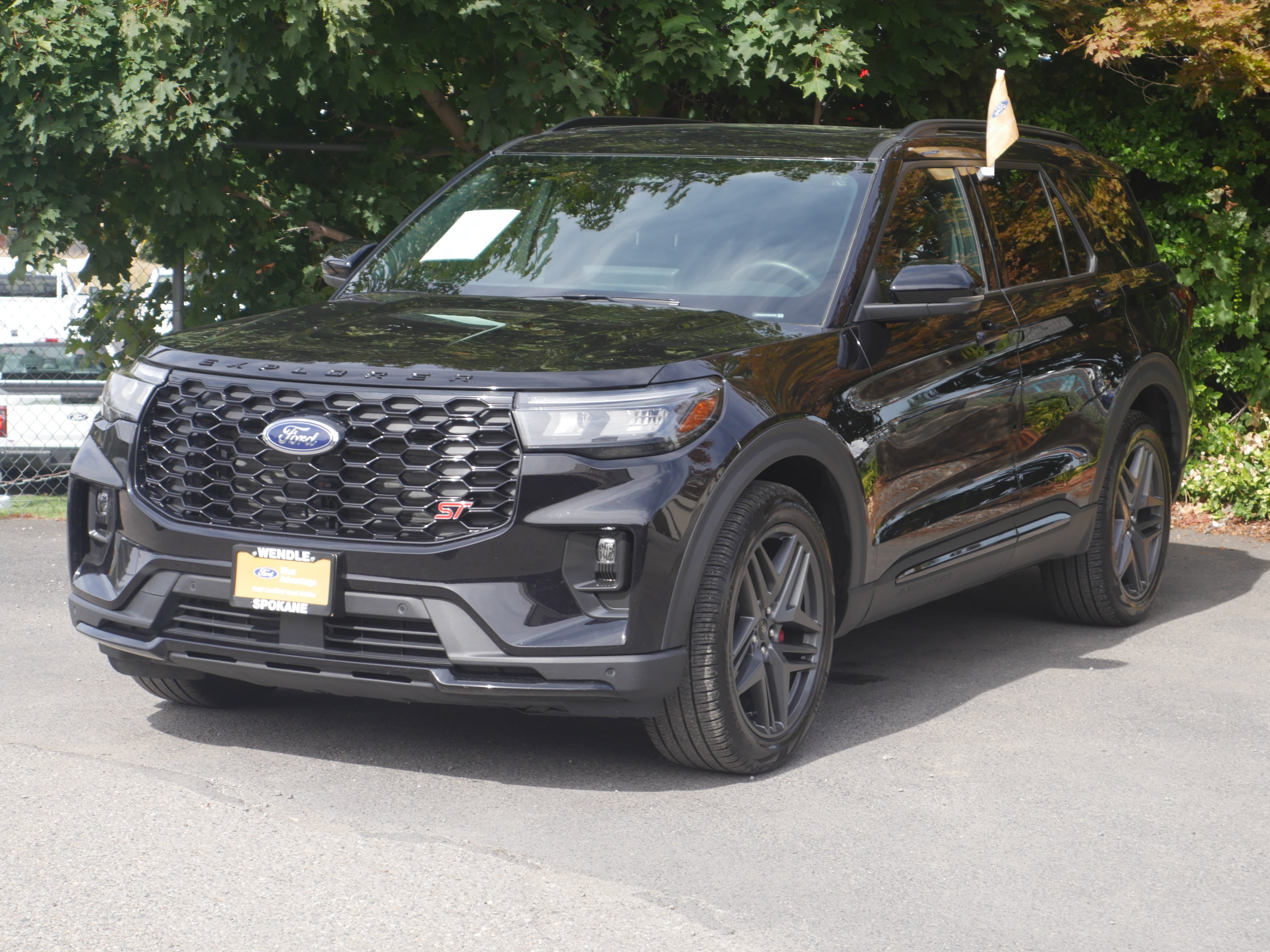 Certified 2025 Ford Explorer ST AWD/4WD image 2