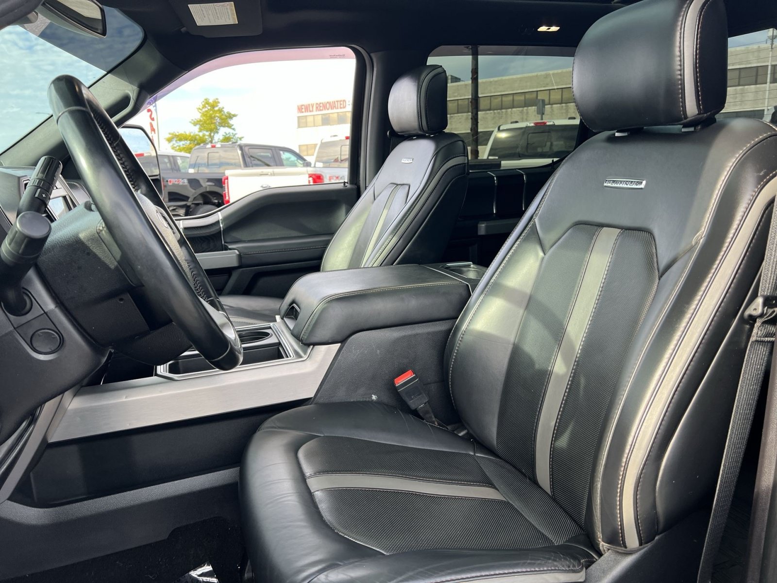 Certified 2019 Ford F450 Platinum w/ Platinum Ultimate Package AWD/4WD image 21