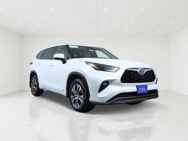 Used 2023 Toyota Highlander XLE