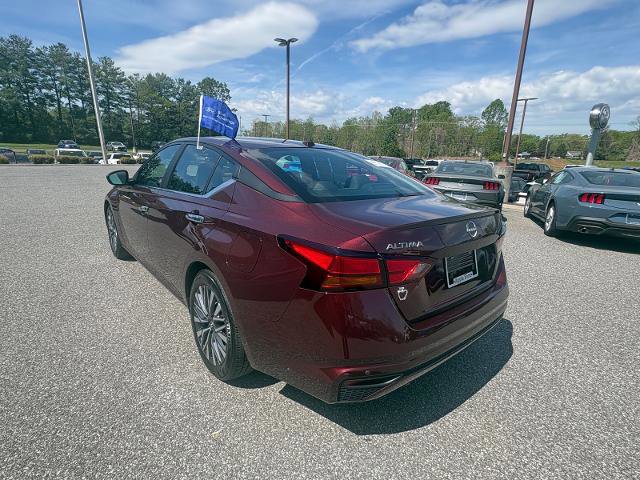 Used 2025 Nissan Altima 2.5 SV FWD image 3