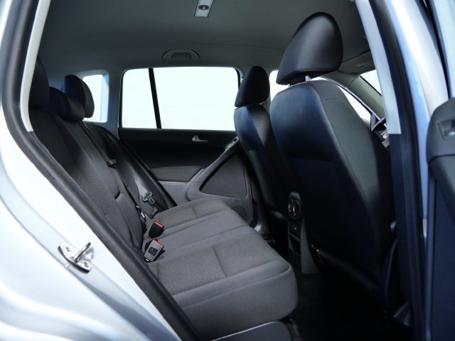 Used 2017 Volkswagen Tiguan S AWD/4WD image 12