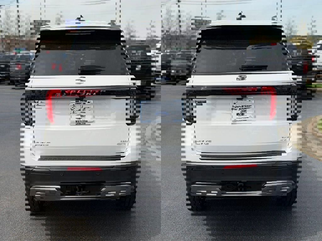 Certified 2025 Ford Explorer Active w/ Active Comfort Package image 4