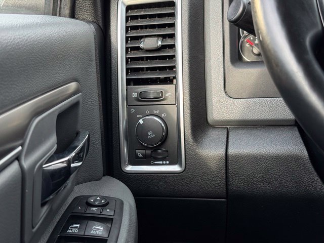 Used 2018 RAM 1500 SLT AWD/4WD image 33