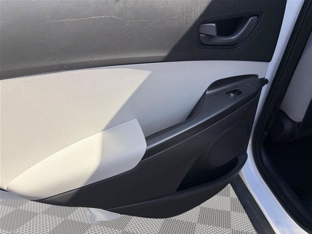 Used 2023 Hyundai Kona SEL AWD/4WD image 14