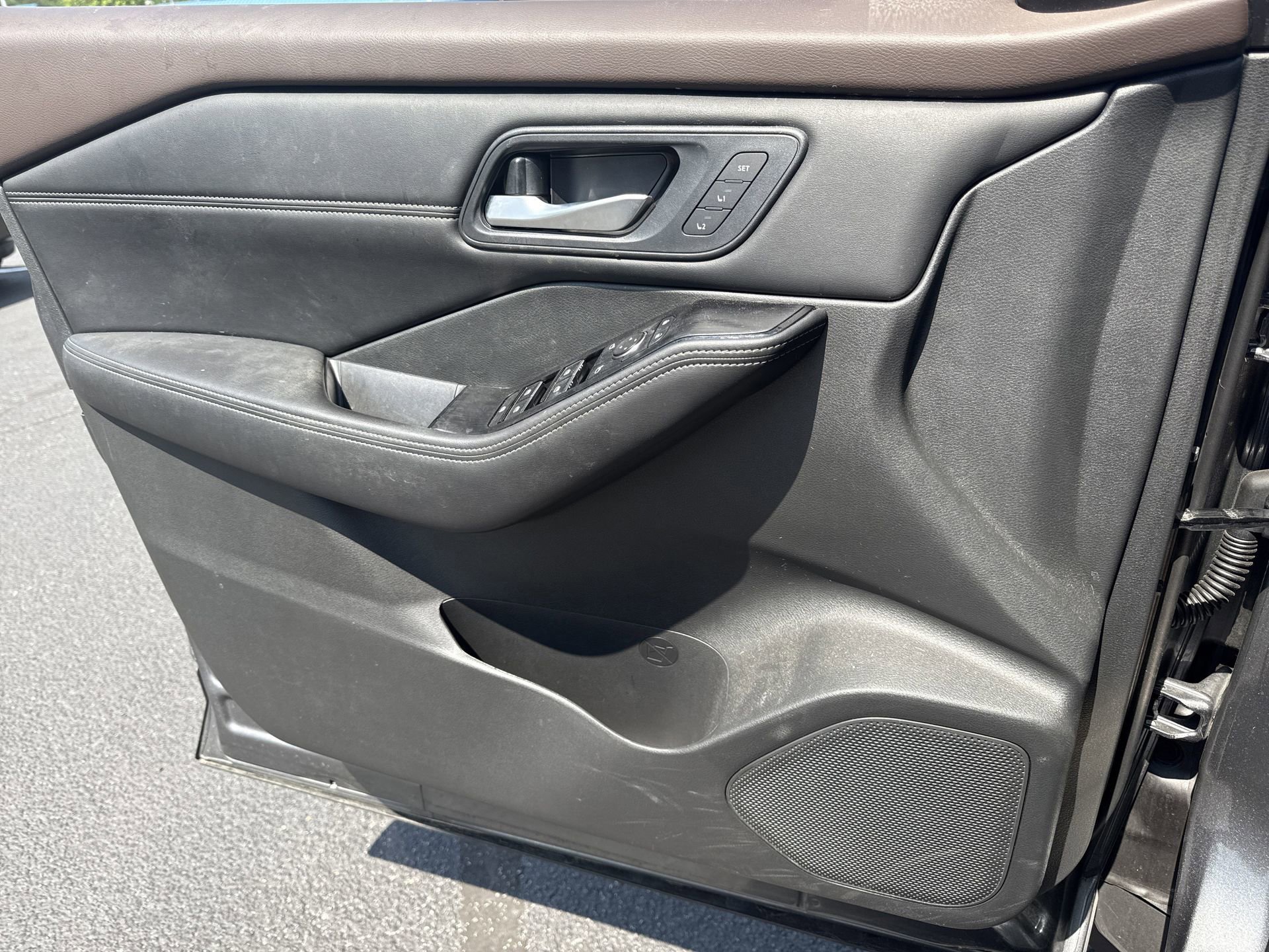 Used 2023 Nissan Rogue SL w/ SL Premium Package FWD image 16