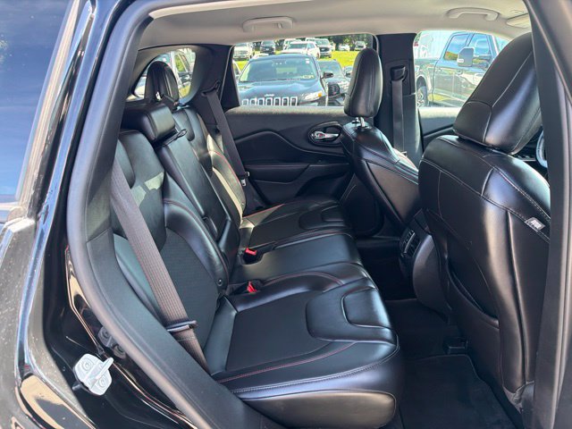 Used 2019 Jeep Cherokee Trailhawk w/ Cold Weather Group AWD/4WD image 41