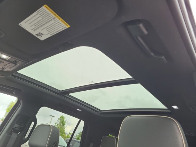 Used 2023 Chevrolet Tahoe Premier image 25