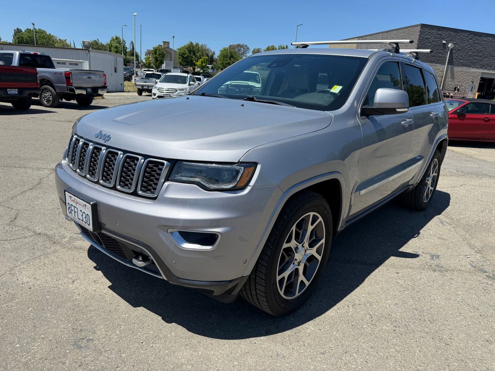 Used 2018 Jeep Grand Cherokee Limited AWD/4WD image 1
