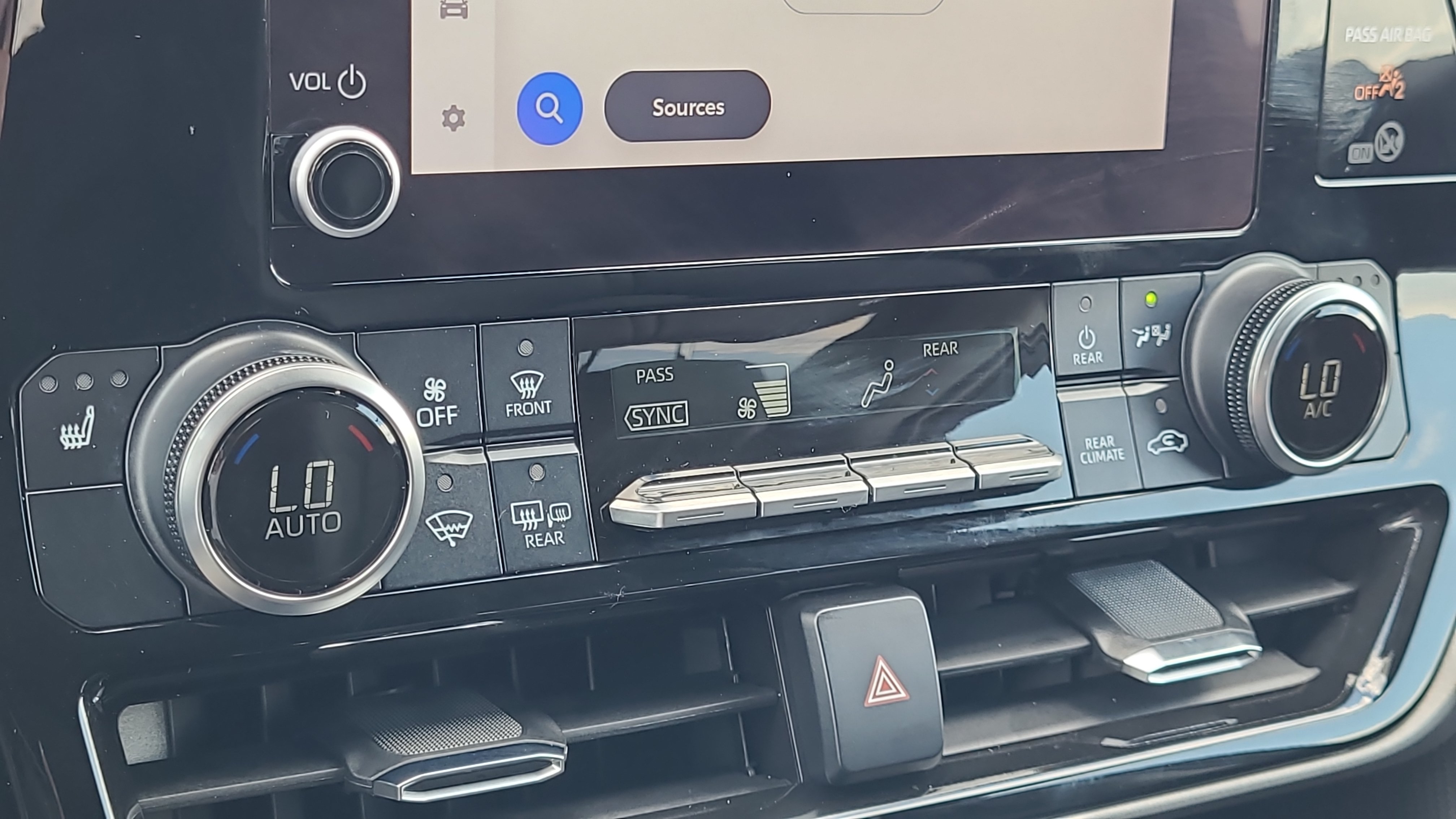 Used 2023 Toyota Highlander XLE AWD/4WD image 24
