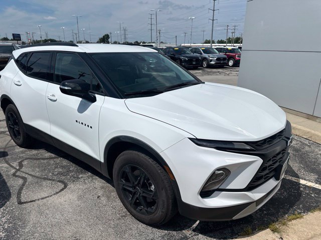 Used 2025 Chevrolet Blazer LT w/ Midnight/Sport Edition FWD image 5