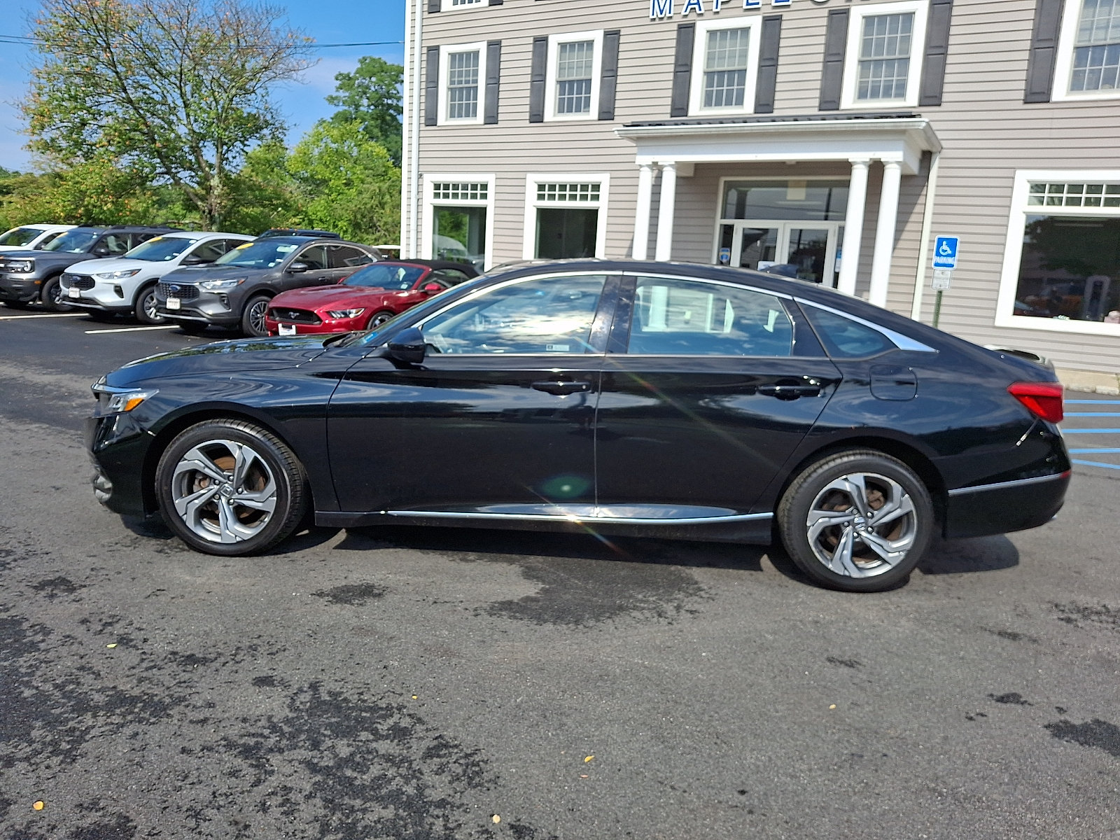 Used 2019 Honda Accord EX image 8