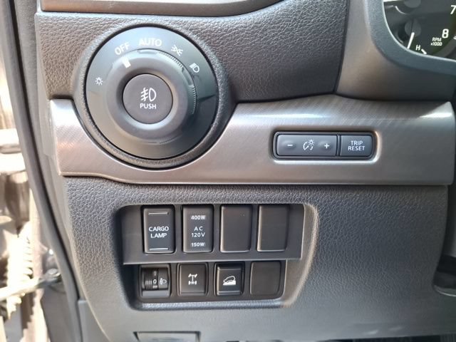 Used 2024 Nissan Titan PRO-4X w/ Pro-4x Convenience Package AWD/4WD image 18
