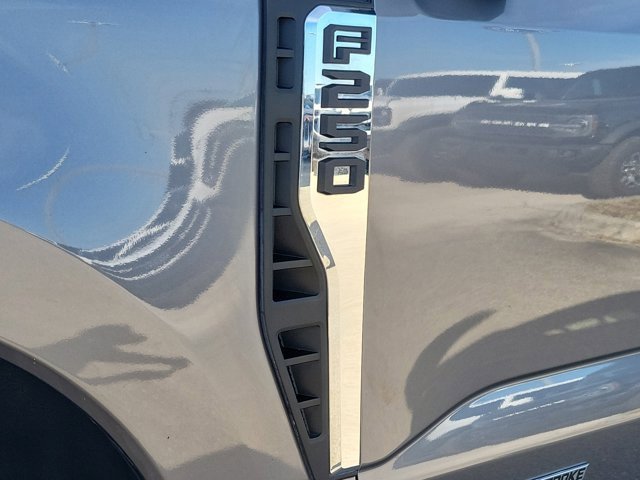 Certified 2024 Ford F250 Limited w/ FX4 Off-Road Package image 9