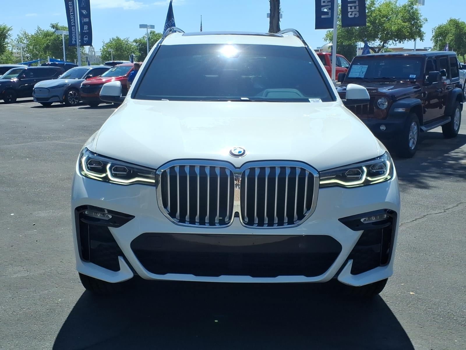 Used 2021 BMW X7 xDrive40i w/ M Sport Package AWD/4WD image 2
