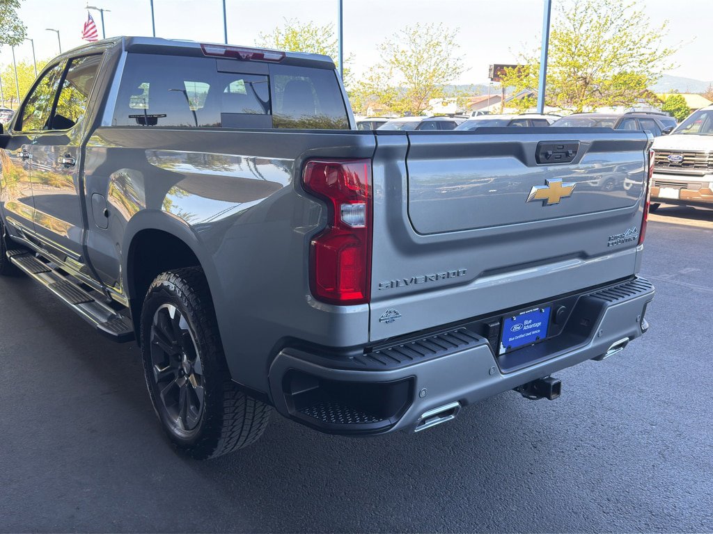 Used 2025 Chevrolet Silverado 1500 High Country w/ Technology Package AWD/4WD image 16