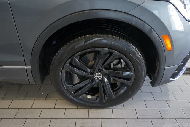 Used 2024 Volkswagen Tiguan SE R-Line AWD/4WD image 15