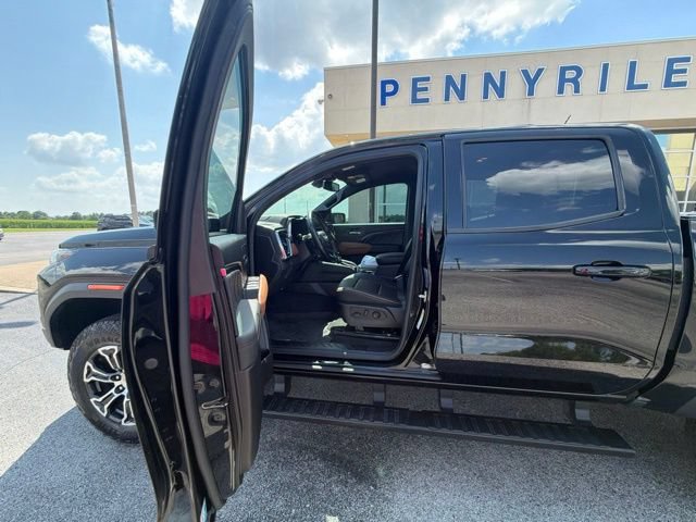 Used 2023 GMC Canyon AT4 w/ AT4 Premium Package AWD/4WD image 9